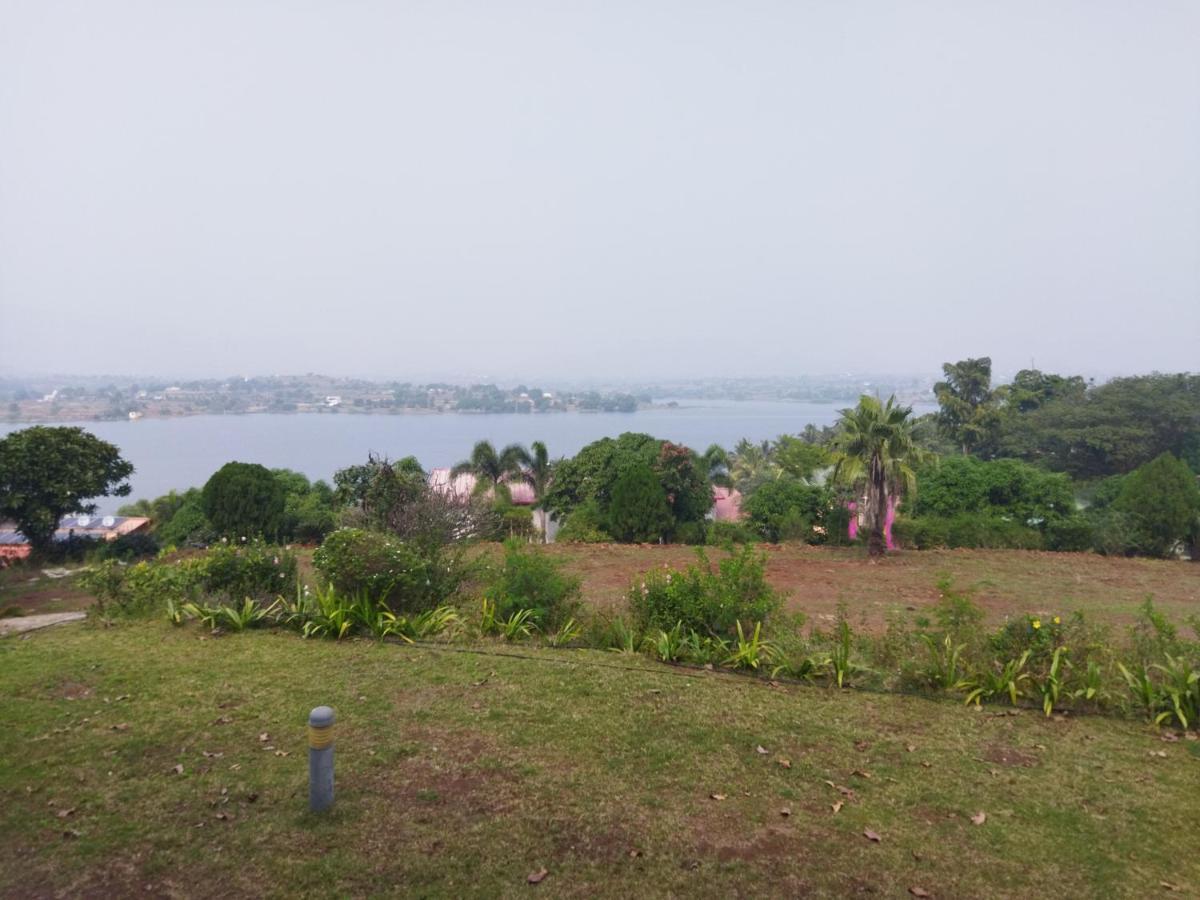 Savana Lake Resort Nashik Buitenkant foto