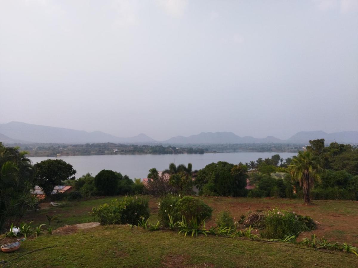Savana Lake Resort Nashik Buitenkant foto