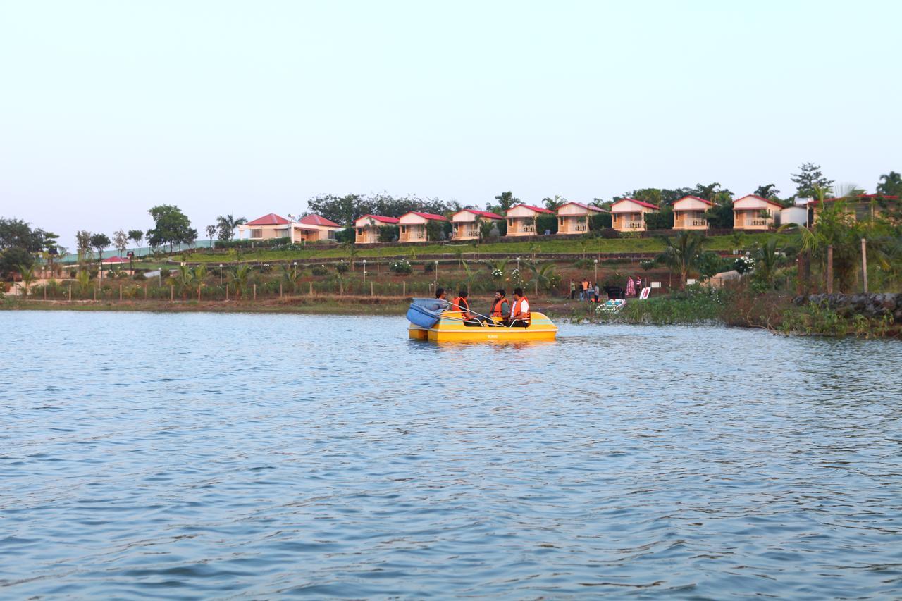 Savana Lake Resort Nashik Buitenkant foto