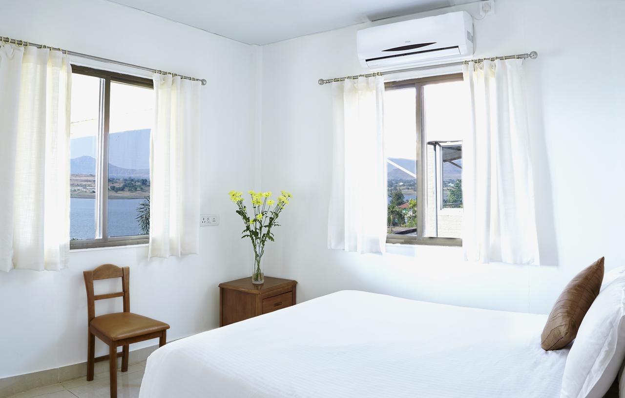 Savana Lake Resort Nashik Buitenkant foto