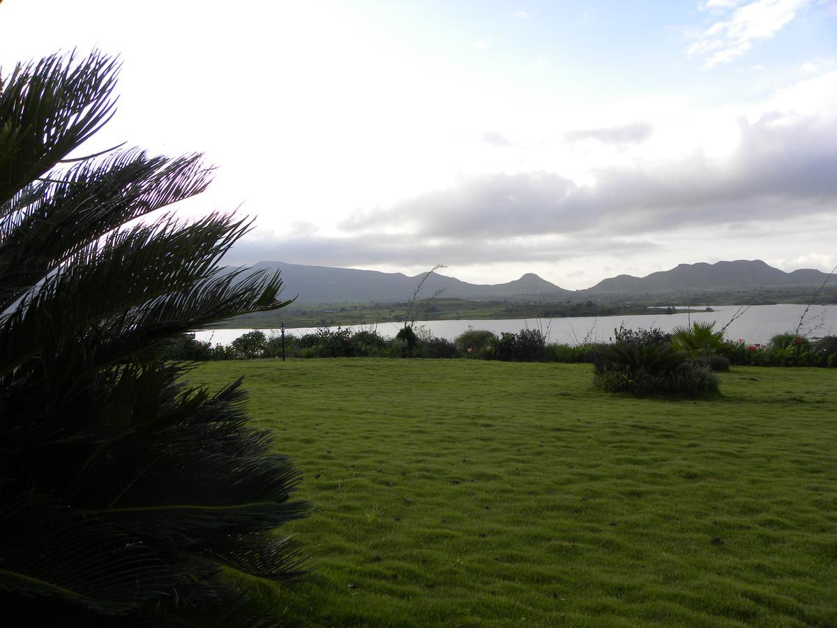 Savana Lake Resort Nashik Buitenkant foto